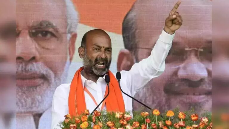 Bandi Sanjay: ప్రశ్నించే గొంతులను టీఆర్ఎస్ ప్రభుత్వం అణచివేస్తోంది.