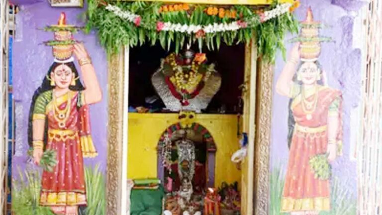 Bonalu: నేటినుంచి ఆషాఢ బోనాలు.. గోల్కొండ జగదాంబకు తొలిబోనం