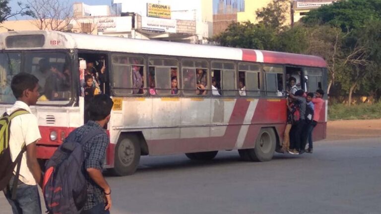 Telangana Rtc: మళ్ళీ పెరిగిన ఆర్టీసీ చార్జీలు.. ప్రయాణికులు కస్సు..బస్సు