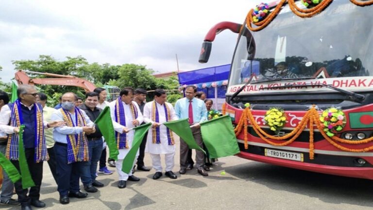 India-Bangladesh: భారత్-బంగ్లాదేశ్ మధ్య బస్సు సర్వీసులు పునఃప్రారంభం