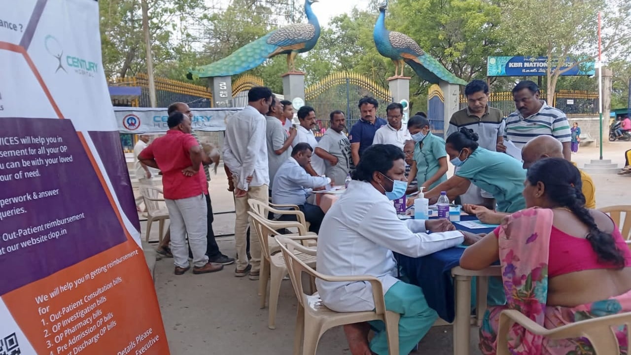 Century Hospital: కేబీఆర్ పార్కులో వాకర్ల కోసం ఉచిత వైద్యశిబిరం