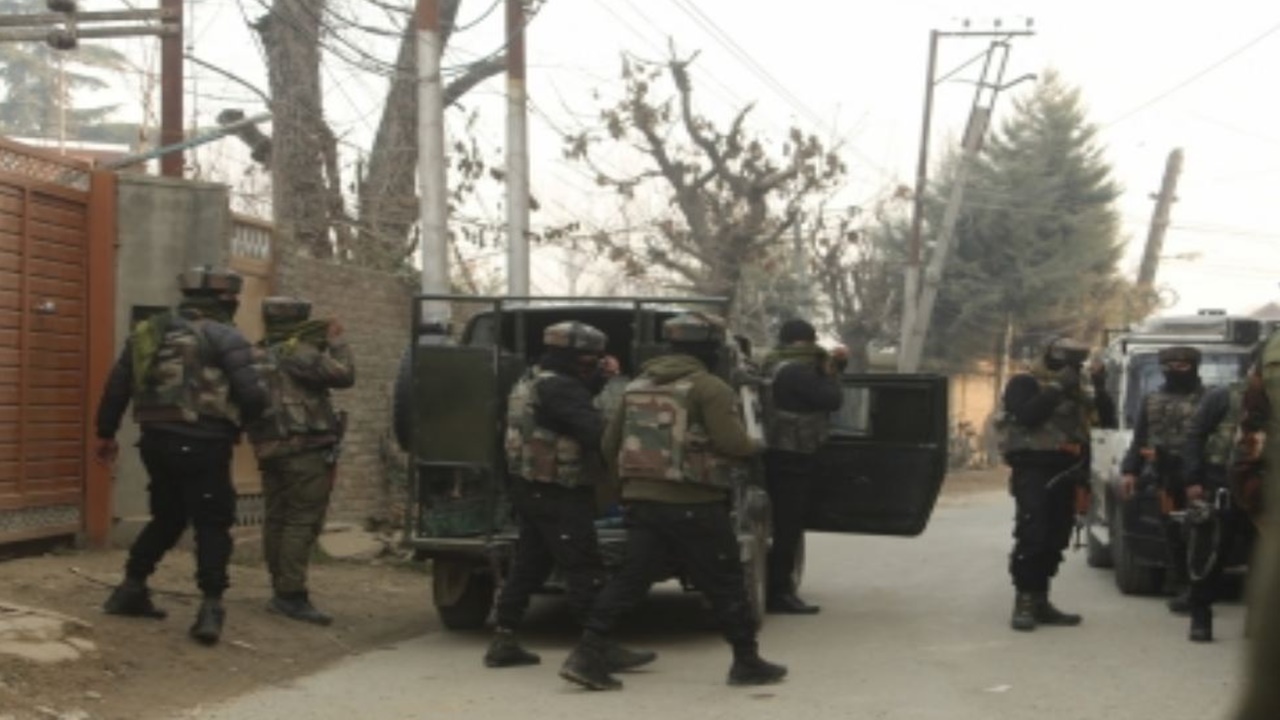 Encounter: షోపియాన్ జిల్లాలో కాల్పుల మోత.. ఇద్దరు ఉగ్రవాదులు హతం