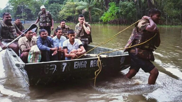 Floods: ఉగ్రరూపం దాల్చిన నదులు.. వరదల్లో 55 మంది మృతి