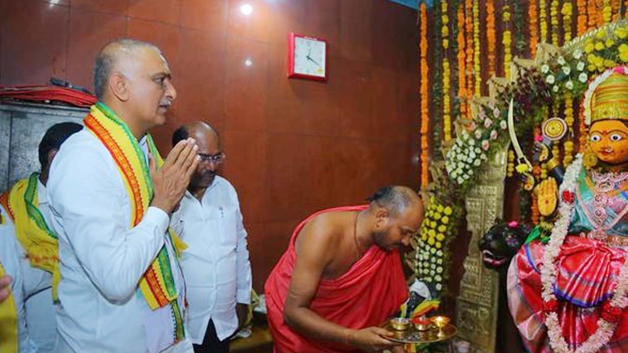 Harish Rao:15 లక్షల ఉద్యోగాలు ఖాళీగా ఉన్నా.. కేంద్రం నోటిఫికేషన్ ఇవ్వలేదు