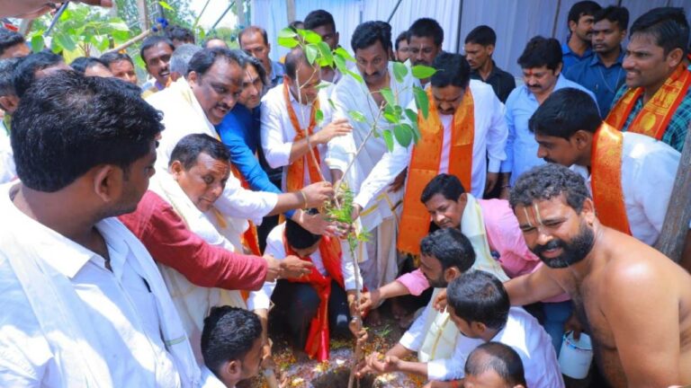 Joginapally Santosh Kumar: శివకేశవుల ఆలయ పున: ప్రతిష్ట కార్యక్రమంలో పాల్గొన్న ఎంపీ