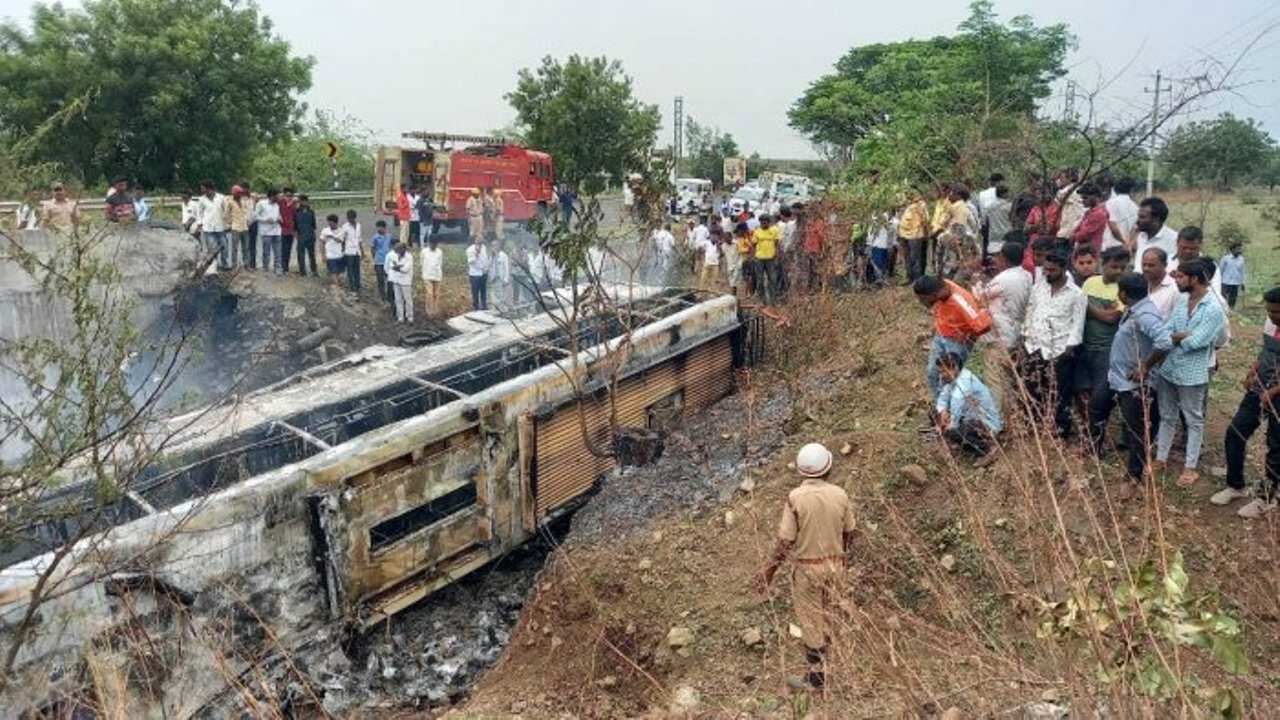 Karnataka: రోడ్డు ప్రమాదంలో మృతులకు రూ. 3 లక్షల ఎక్స్ గ్రేషియా