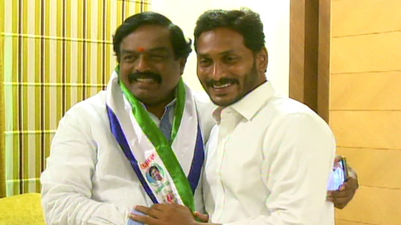 CM Jagan: వైసీపీ నుంచి కొత్తపల్లి సుబ్బారాయుడు సస్పెన్షన్