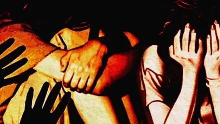 Jharkhand: బాలిక‌పై లైంగిక దాడి.. యువ‌కుల‌కు నిప్పంటించిన గ్రామ‌స్తులు