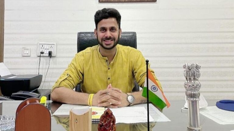 Manoj Tiwari: ఉదయం క్రికెట్ ఆడతా.. సాయంత్రం మంత్రిగా పనిచేస్తా