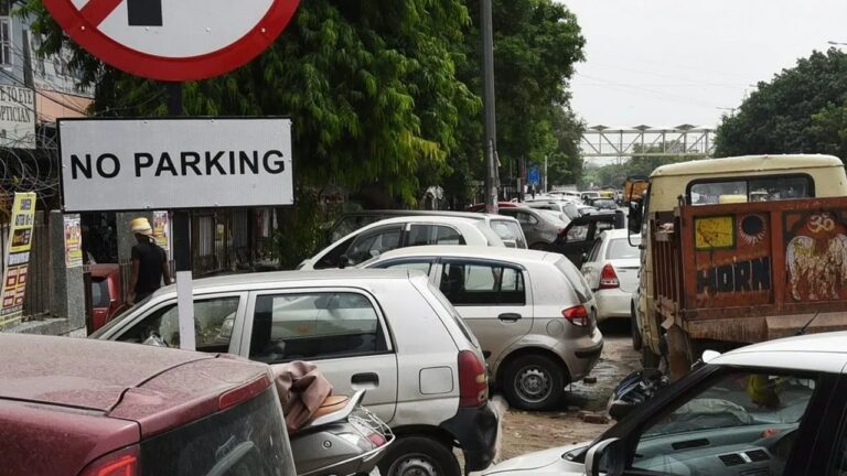 Nitin Gadkari: రాంగ్ పార్కింగ్‌పై కఠిన చట్టం.. ఫోటో పంపితే రూ.500 రివార్డు