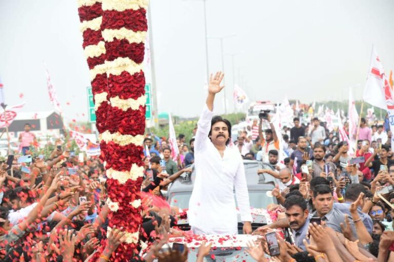 Pawan Kalyan: ప్రభుత్వాన్ని ప్రశ్నిస్తే అక్రమ కేసులా?