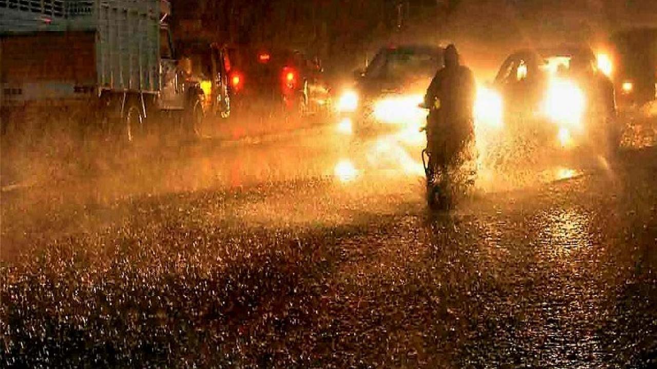 Telangana: దంచికొడుతున్న వాన‌లు.. పలు జిల్లాలకు వర్ష సూచనలు