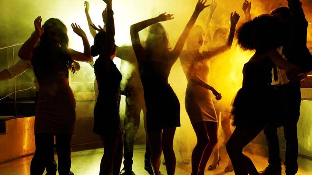 Hyderabad Party: మితిమీరుతున్న పార్టీలు.. దీనికి ఆర్గ‌నైజర్ మ‌హిళే!