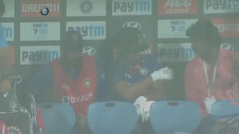 Ruturaj Gaikwad: రుతురాజ్ తీరుపై నెటిజన్ల విమర్శలు .. ఎందుకో తెలుసా!