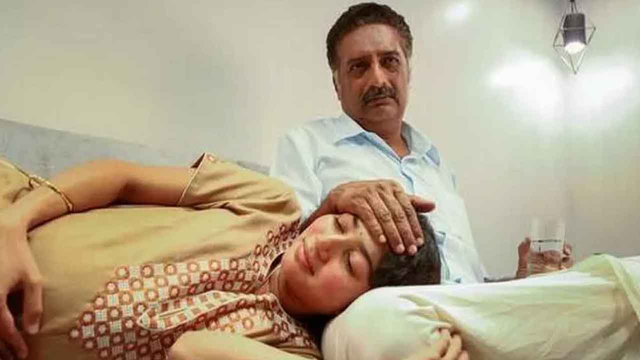 Prakash Raj: సాయి పల్లవి వివాదాస్పద వ్యాఖ్యలపై ప్రకాష్ రాజ్ హాట్ కామెంట్స్