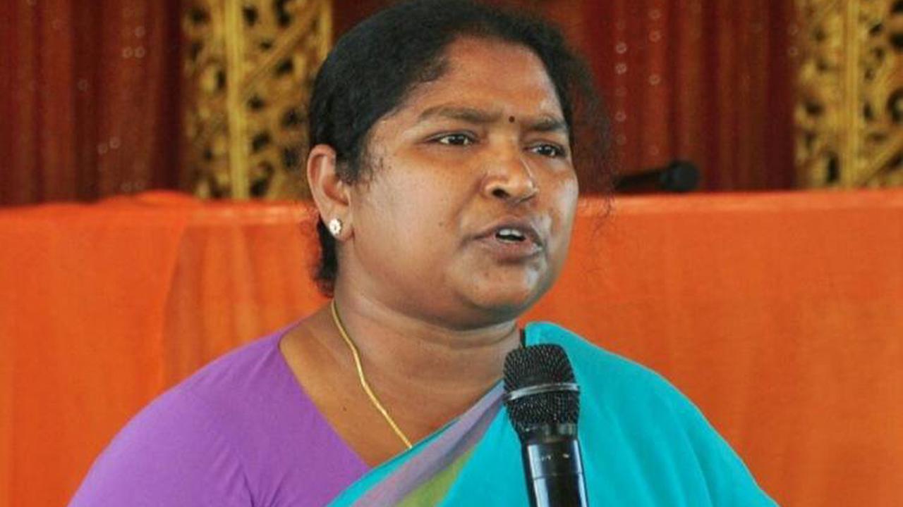 Seethakka: శాంతి భద్రతలు దిగజారుతున్నా.. సీఎం ఫార్మ్ హౌజ్ లోనే