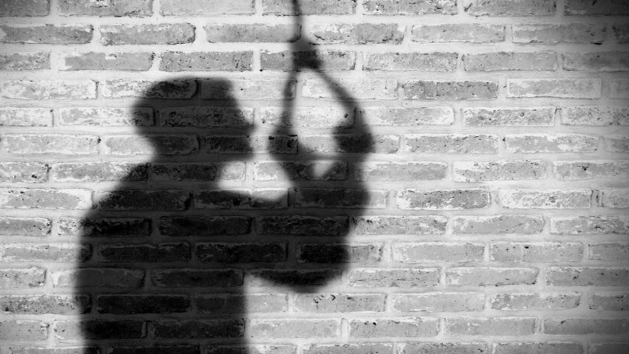 Suicide: పని భారం భరించలేక ఆర్టీసీ డ్రైవర్ ఆత్మహత్య