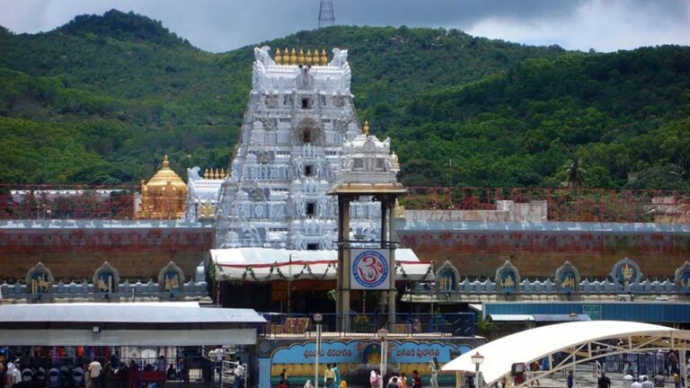 Tirumala: శ్రీవారి హుండీకి కాసుల వర్షం.. ప్రతినెలా రూ.100 కోట్లకు పైమాటే