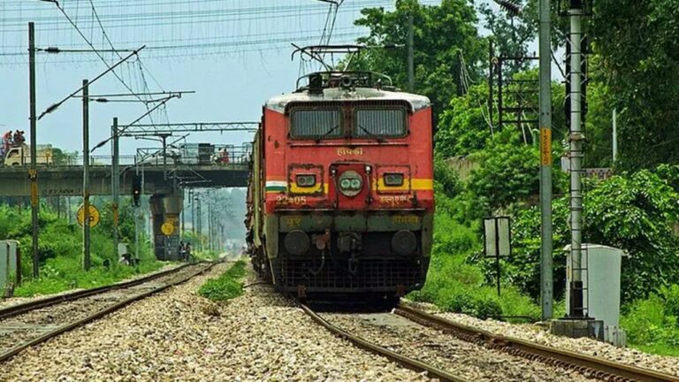 South Central Railway: రైల్వే ప్రయాణికులకు అలర్ట్.. ఆరు రైళ్లు రద్దు
