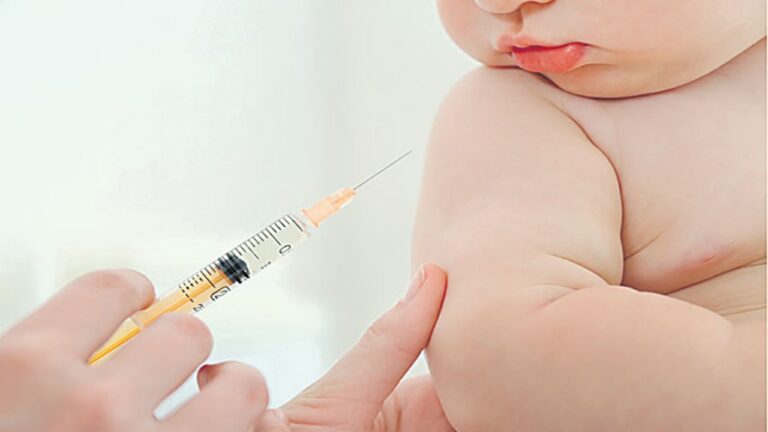 Corona Vaccine: అమెరికా కీలక నిర్ణయం.. 6 నెలల పసికందులకు కరోనా టీకా