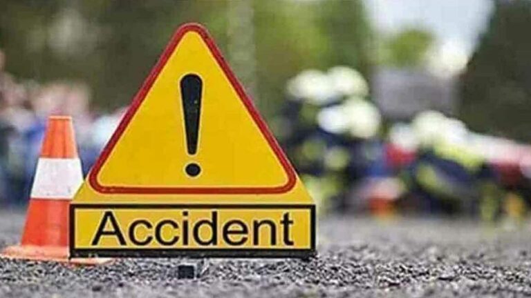 Car Accident : యువతిని ఢీకొట్టిన కారు.. కానీ..