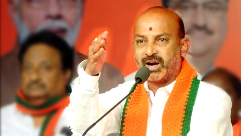 Bandi Sanjay: నేడు సోనియా గాంధీ దిష్టిబొమ్మ దగ్ధానికి బీజేపీ పిలుపు