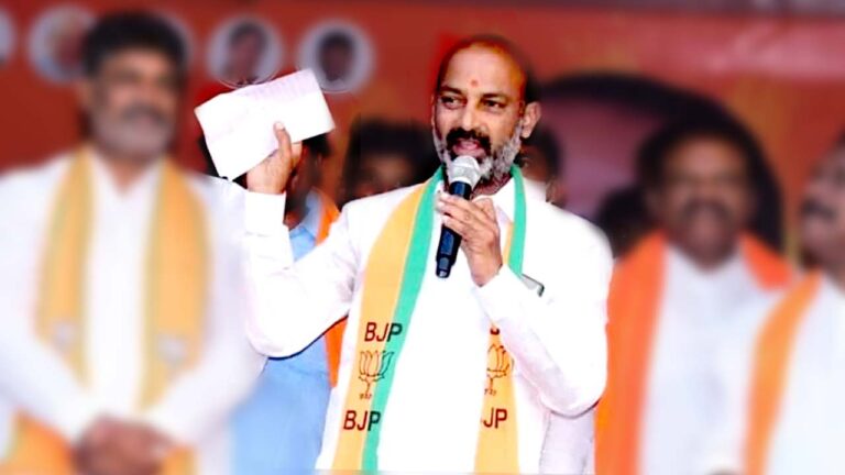 Bandi Sanjay Fires on KCR: తెలంగాణ రాష్ట్రాన్ని కేసీఆర్ అప్పులపాలు చేసిండు
