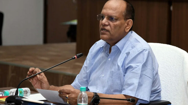 Telangana Floods : వరద ప్రాంతాల్లో 101 సభ్యుల సైనిక బృందం