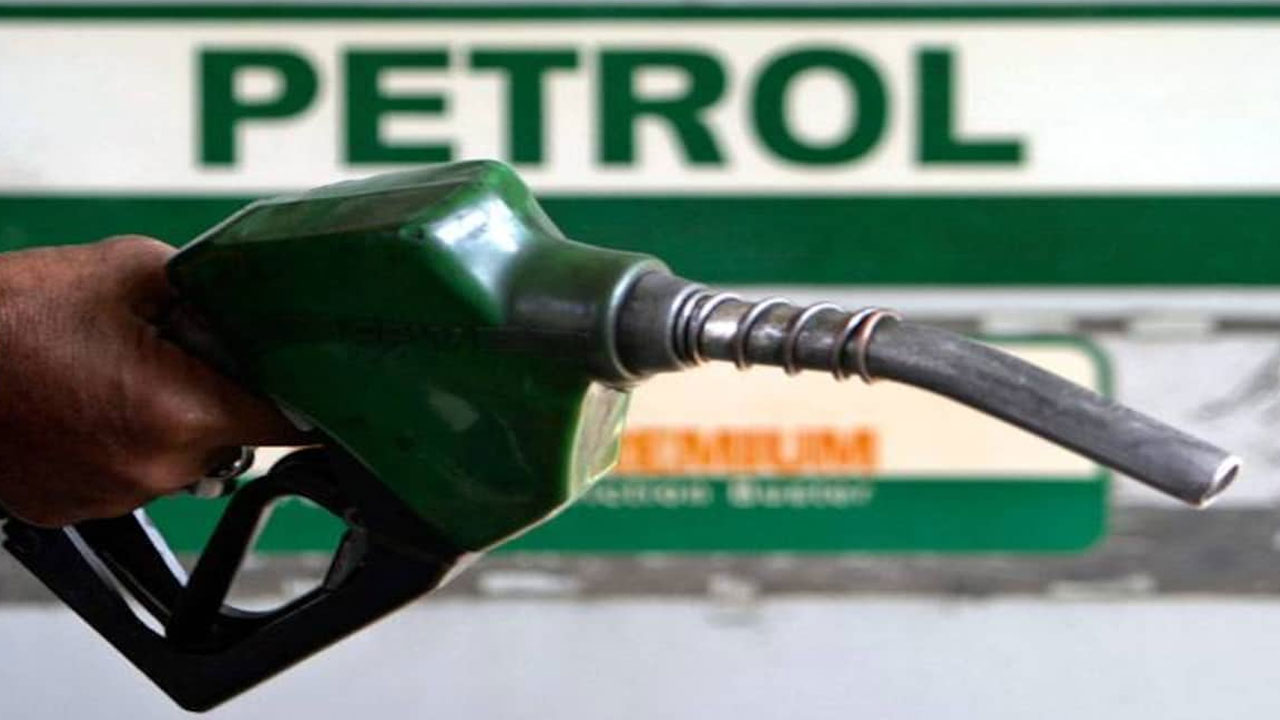 Fuel Price Cut: అక్కడ పెట్రోల్‌పై రూ.15, డీజిల్‌పై రూ.7 తగ్గింపు..