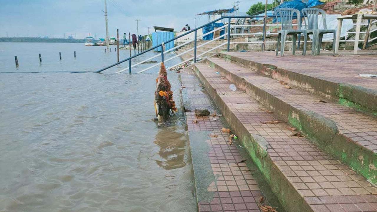 Godavari Floods: శాంతించిన గోదావరి.. భద్రాద్రి వద్ద తగ్గుతున్న ప్రవాహం