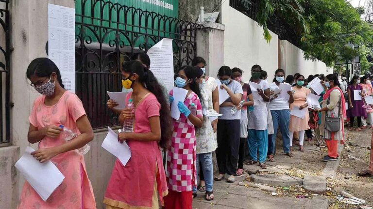 Kerala Neet Exam Issue:  నీట్‌ వివాదం.. ఐదుగురు అరెస్ట్..!