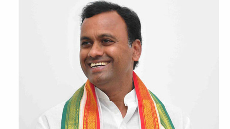 Komatireddy Rajgopal Reddy : వివక్ష పార్టీ ఎమ్మెల్యేలు అంటే ఎందుకు ఈ వివక్ష