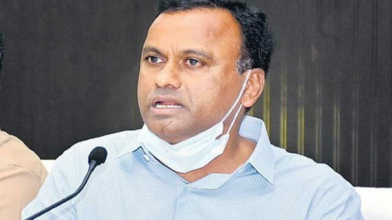 Komatireddy Raj Gopal Reddy : వ్యవహారంపై కాంగ్రెస్‌ అధిష్టానం సీరియస్‌..