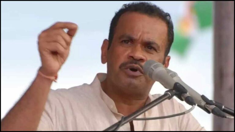 Komatireddy Venkat Reddy: జిల్లా అధికారులపై సీరియస్