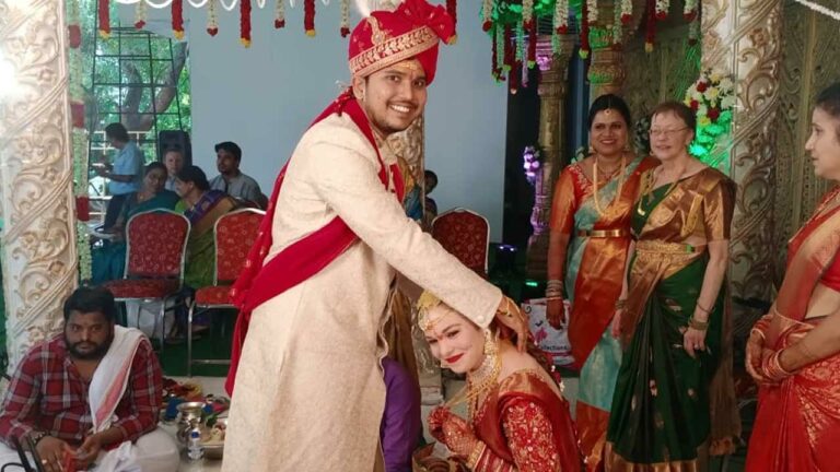 Love Marriage : ఖండాంతరాలు దాటిన ప్రేమ..