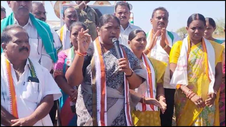 MLA Seethakka: కాంగ్రెస్ పంచితే.. టీఆర్ఎస్ గుంజుకుంటోంది