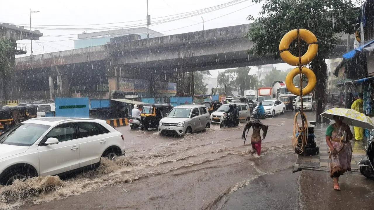 Mumbai Rain: ముంబైలో భారీ వర్షాలు.. ఆరెంజ్ అలెర్ట్ జారీ