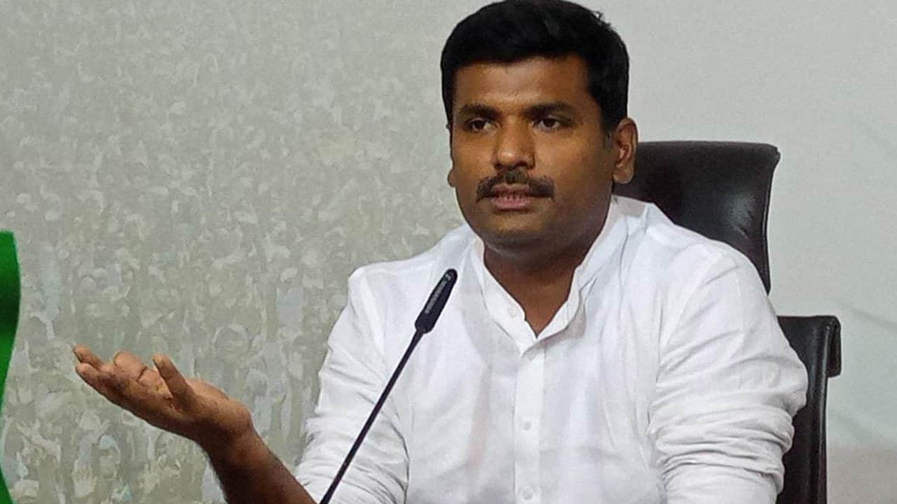 Minister Gudivada Amarnath: చంద్రబాబులా పబ్లిసిటీ కాదు.. ప్రజలకు సాయం చేయాలన్నదే మా ఆలోచన..