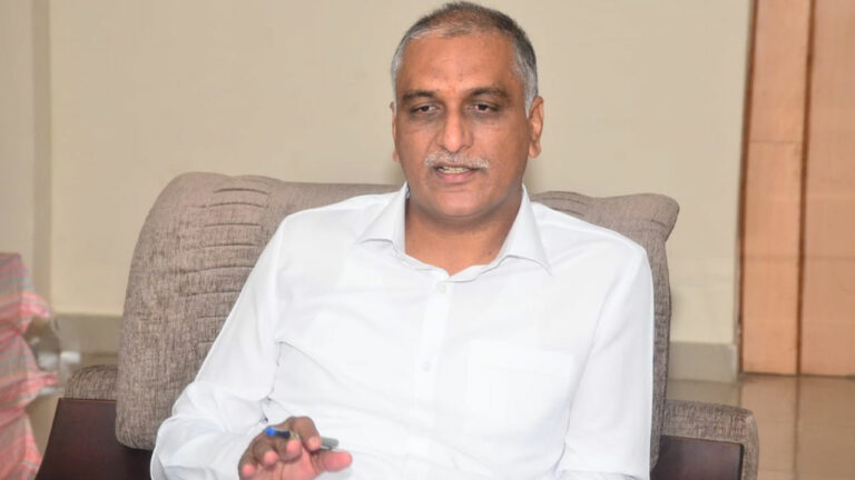 Minister Harish Rao : డాక్టర్లు ఎవరూ సెలవులు తీసుకోవద్దు