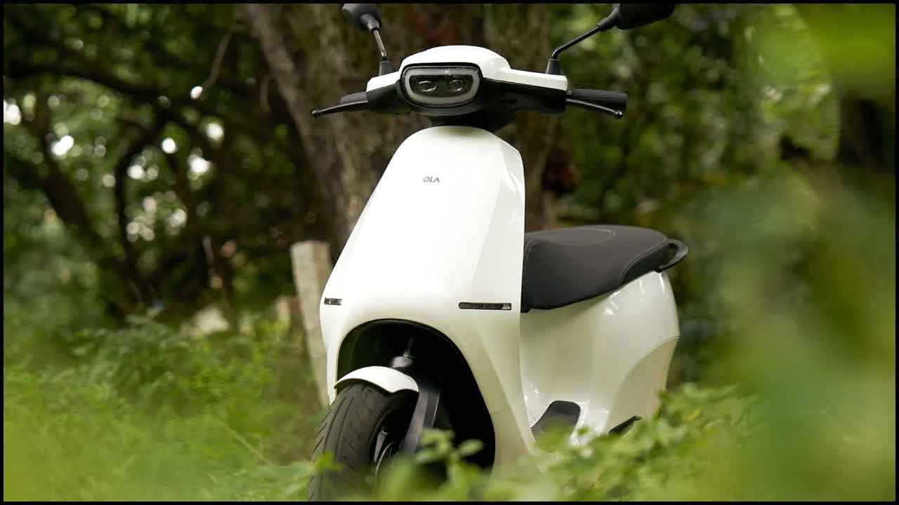 Electric Scooters: నాలుగో స్థానానికి ఓలా ఢమాల్.. ఫస్ట్ ప్లేస్‌లో?