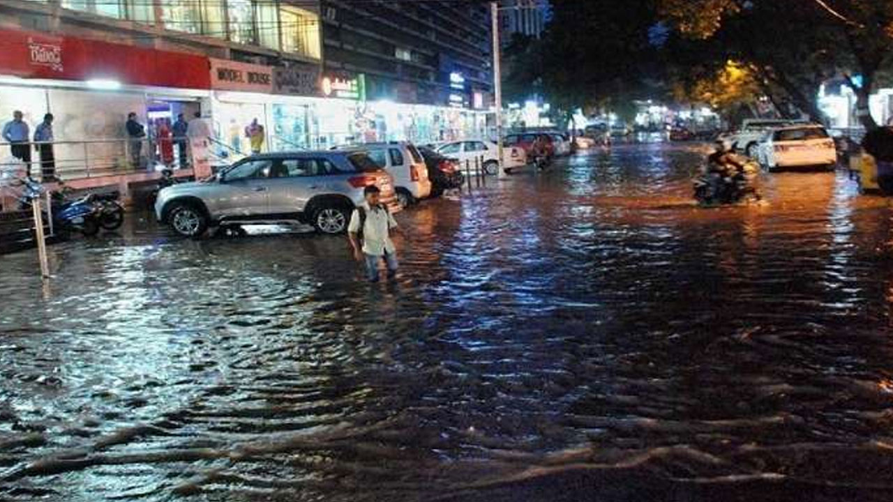 Hyderabad Rains : Heavy rain forecast for Hyderabad in next hour