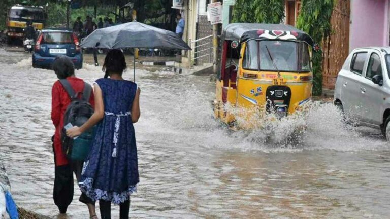 Hyderabad rains : హైదరాబాద్‌లో దంచికొడుతున్న వర్షం..