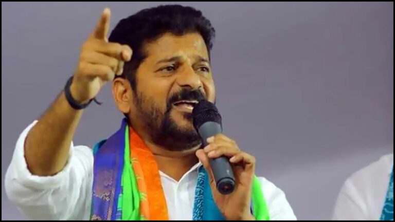 Revanth Reddy: తండ్రీకొడుకులకు జనం మధ్య తిరిగే పరిస్థితి లేదు