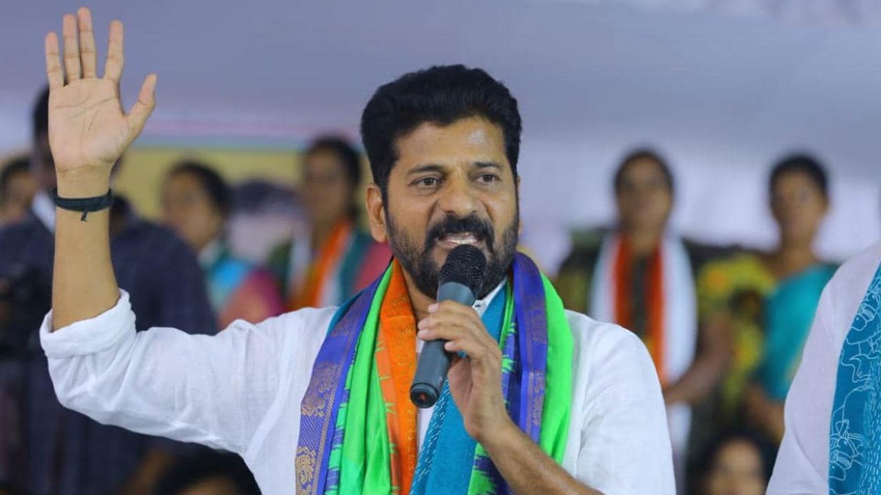 Revanth Reddy : దళితున్ని సీఎం చేస్తానని.. దరిద్రుడు సీఎం అయ్యాడు