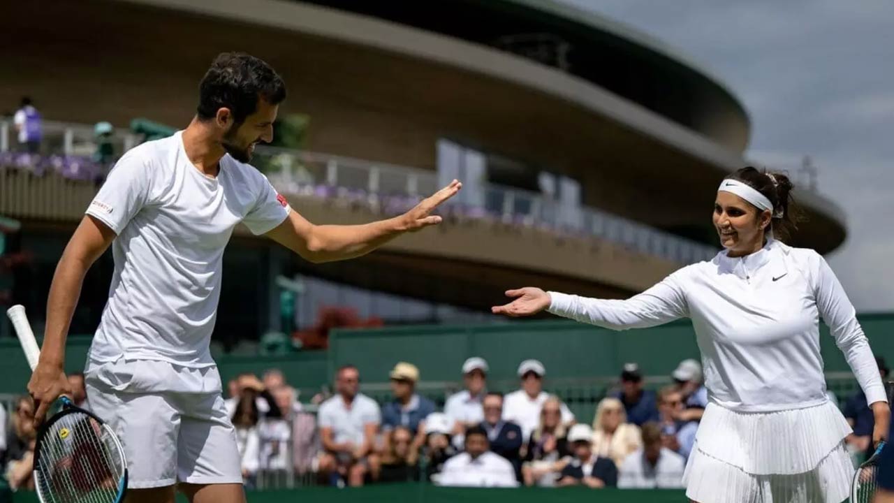 Sania Mirza : ఆశ నిరాశే.. సెమీస్‌లో వెనుదిరిగిన సానియా..