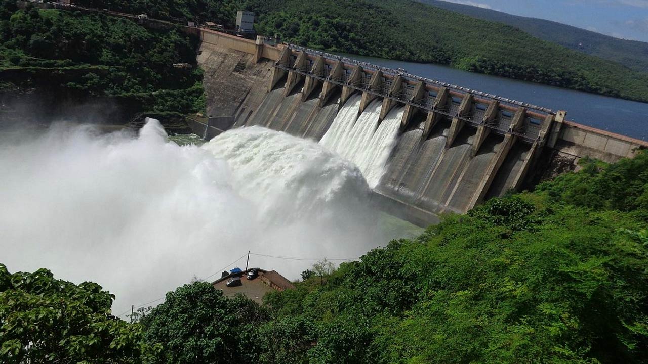 Srisailam Dam Gates Lifted: శ్రీశైలంలో అద్భుత దృశ్యం.. ప్రాజెక్టు గేట్లు ఎత్తివేత..