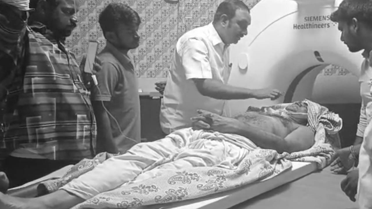 Attack on TDP Leader: పల్నాడులో టీడీపీ నేతపై గొడ్డళ్లతో దాడి..