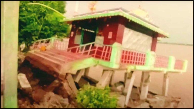 Vanadurga Temple: గోదావరి వరదలో కొట్టుకుపోయిన ఆలయం.. వీడియో వైరల్