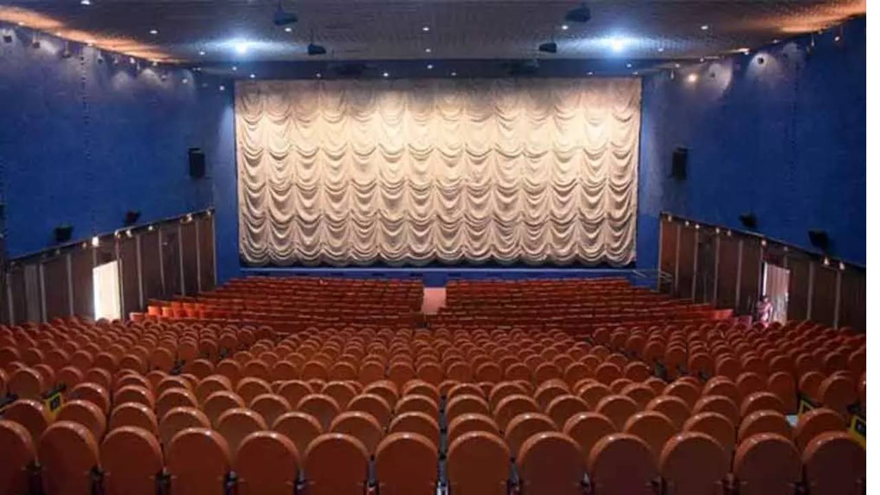 Movie Theaters :400 థియేటర్ల మూత… థియేటర్లకు దిక్కెవరు?