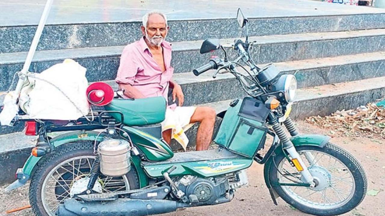 Trendy Beggar: ట్రెండ్‌ మారింది గురూ..! ఈ బిచ్చగాడిని చూస్తే ఔరా అనాల్సిందే..!